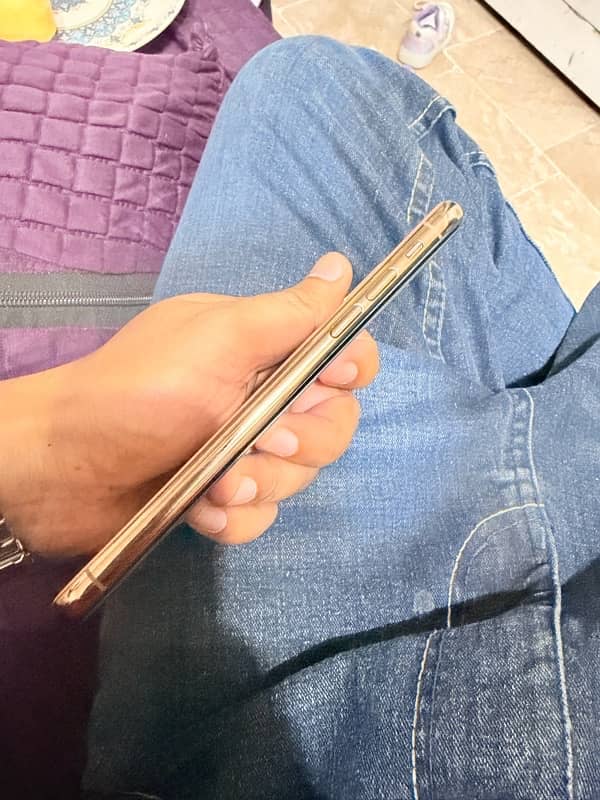 iphone xs 1