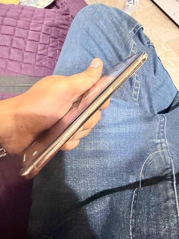 iphone xs 3