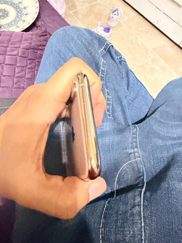 iphone xs 4