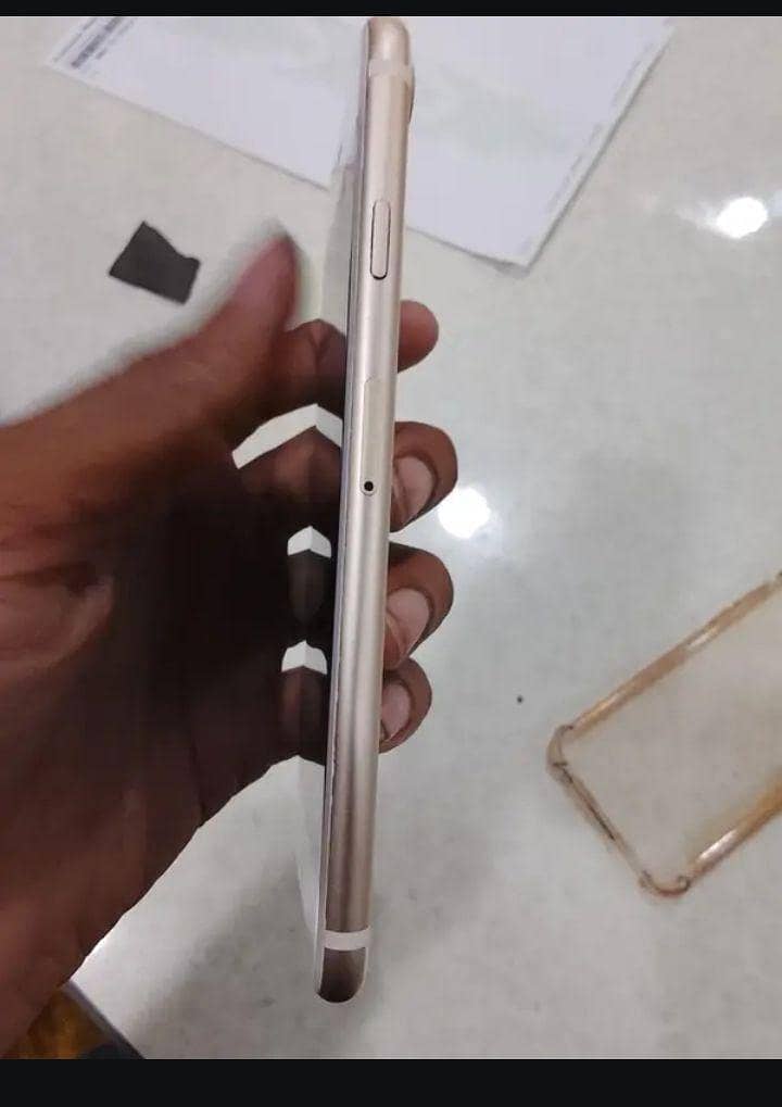 Apple iPhone 7 1