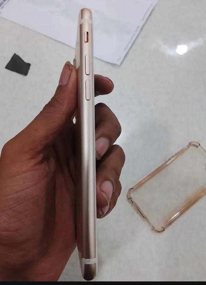 Apple iPhone 7 2