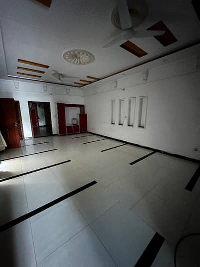 AHMED ASSOCIATES OFFERS 10 MARLA LOWER PORTION FOR RENT IN SUNNY PARK NEAR TO PCSIR PHASE 2 LAHORE
