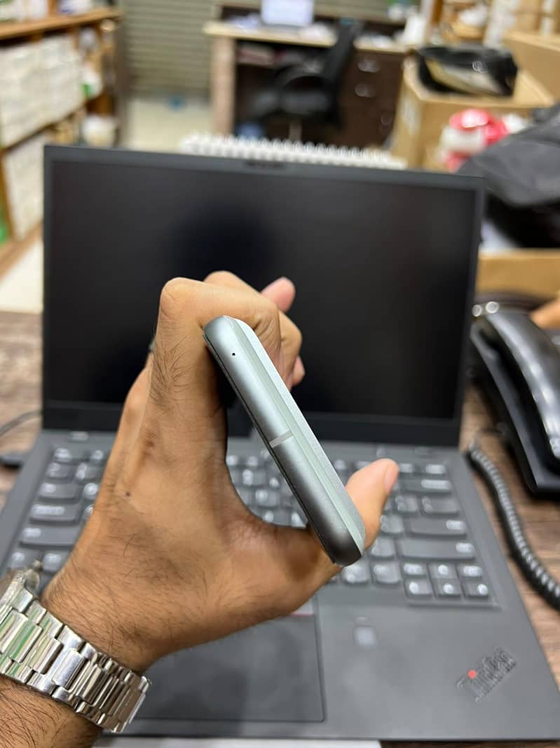 Google Pixel 8 3