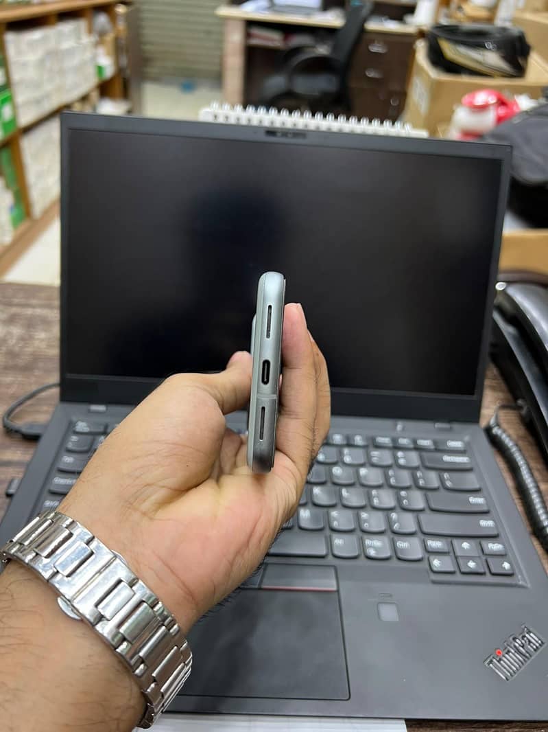 Google Pixel 8 4