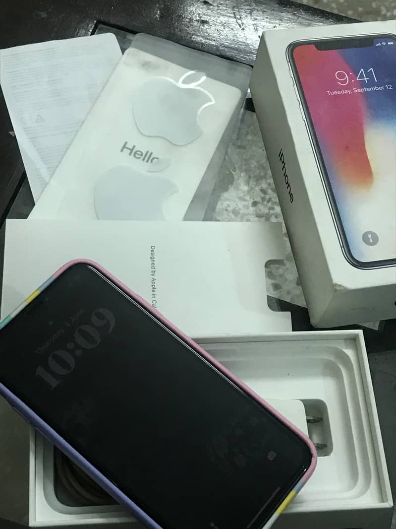 Apple iPhone X 4