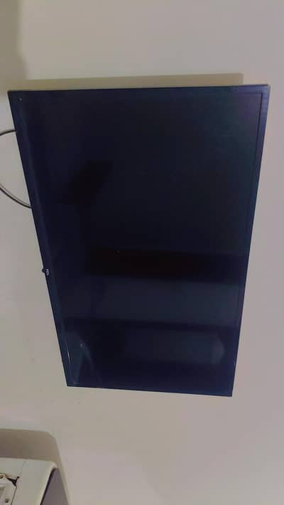  TCL 32" LED TV + DANY Android TV Box for Sale 