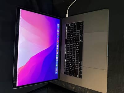 MacBook i7 2019