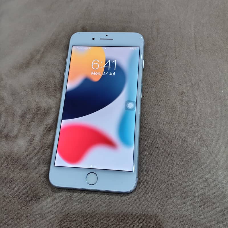 Apple iPhone 7 Plus 0