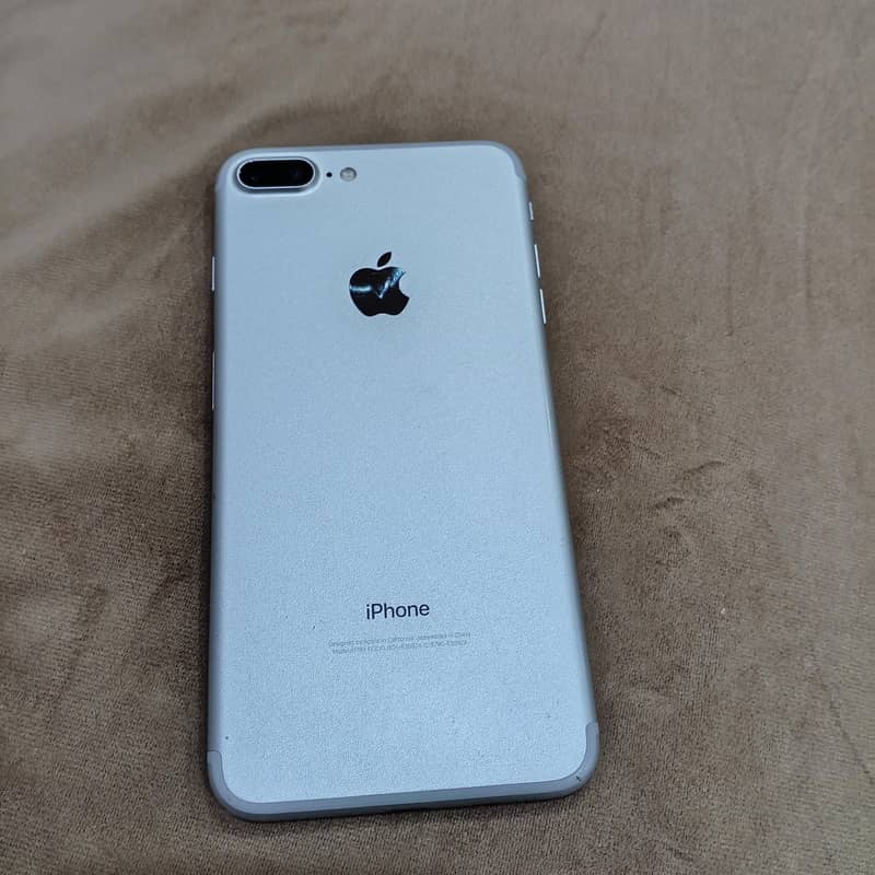 Apple iPhone 7 Plus 1
