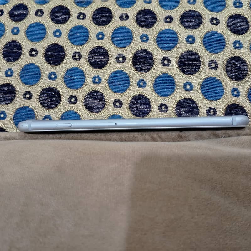 Apple iPhone 7 Plus 2