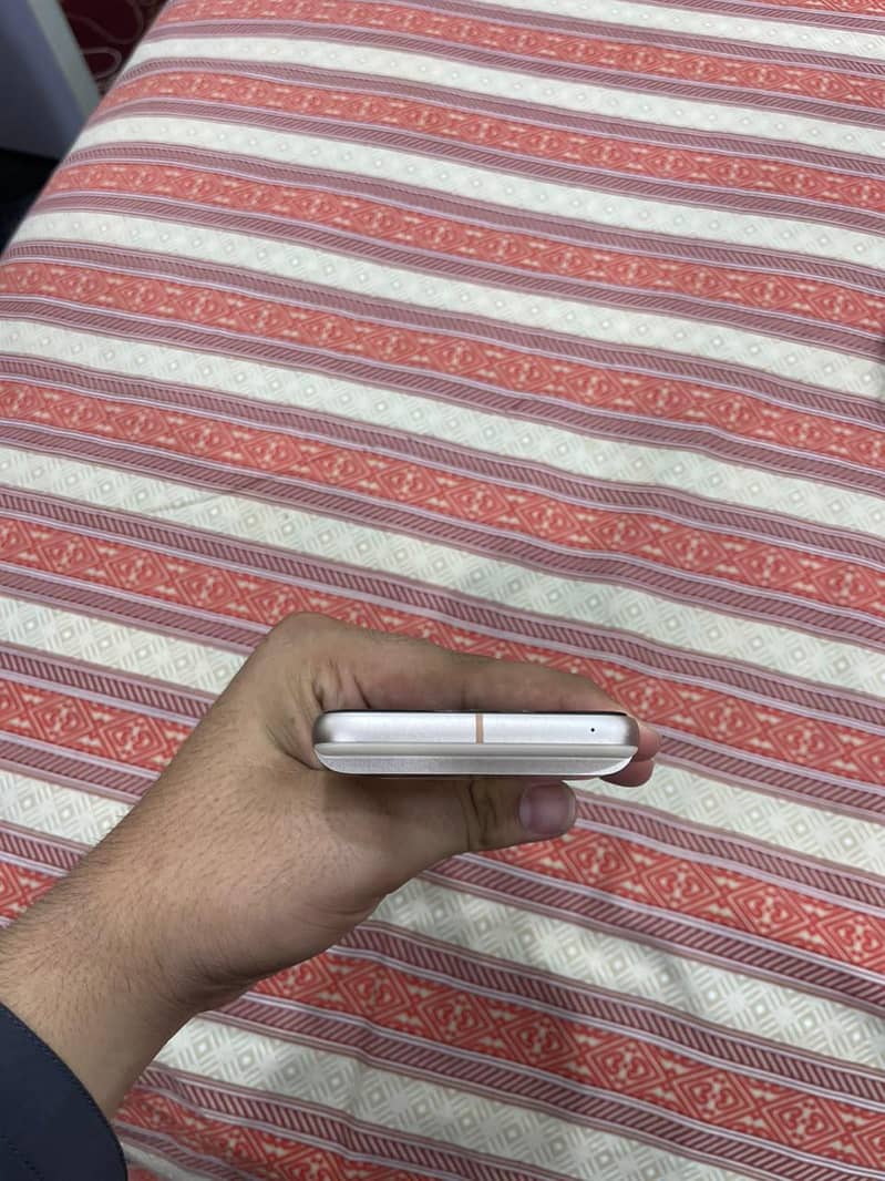 Google Pixel 8 5