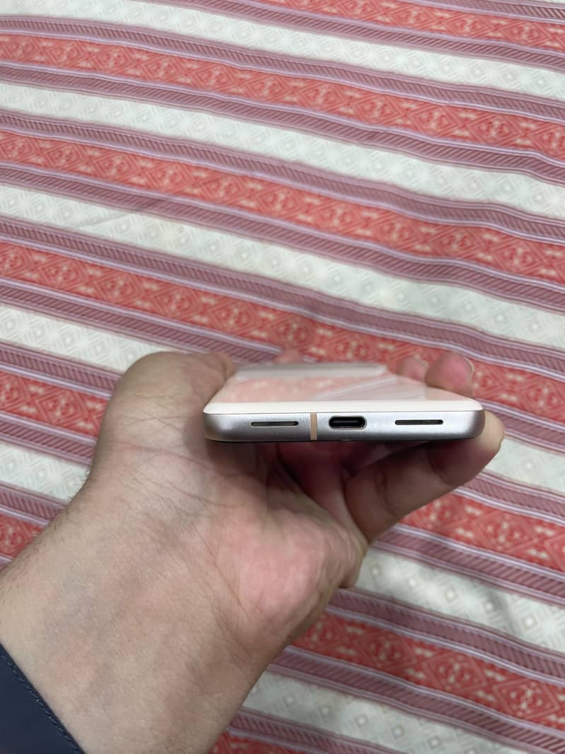 Google Pixel 8 7