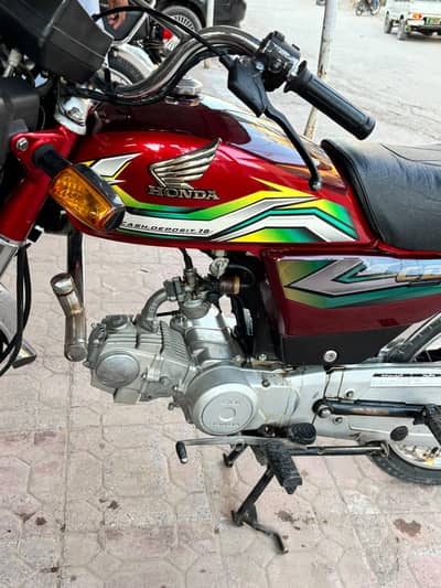 HONDA CD70