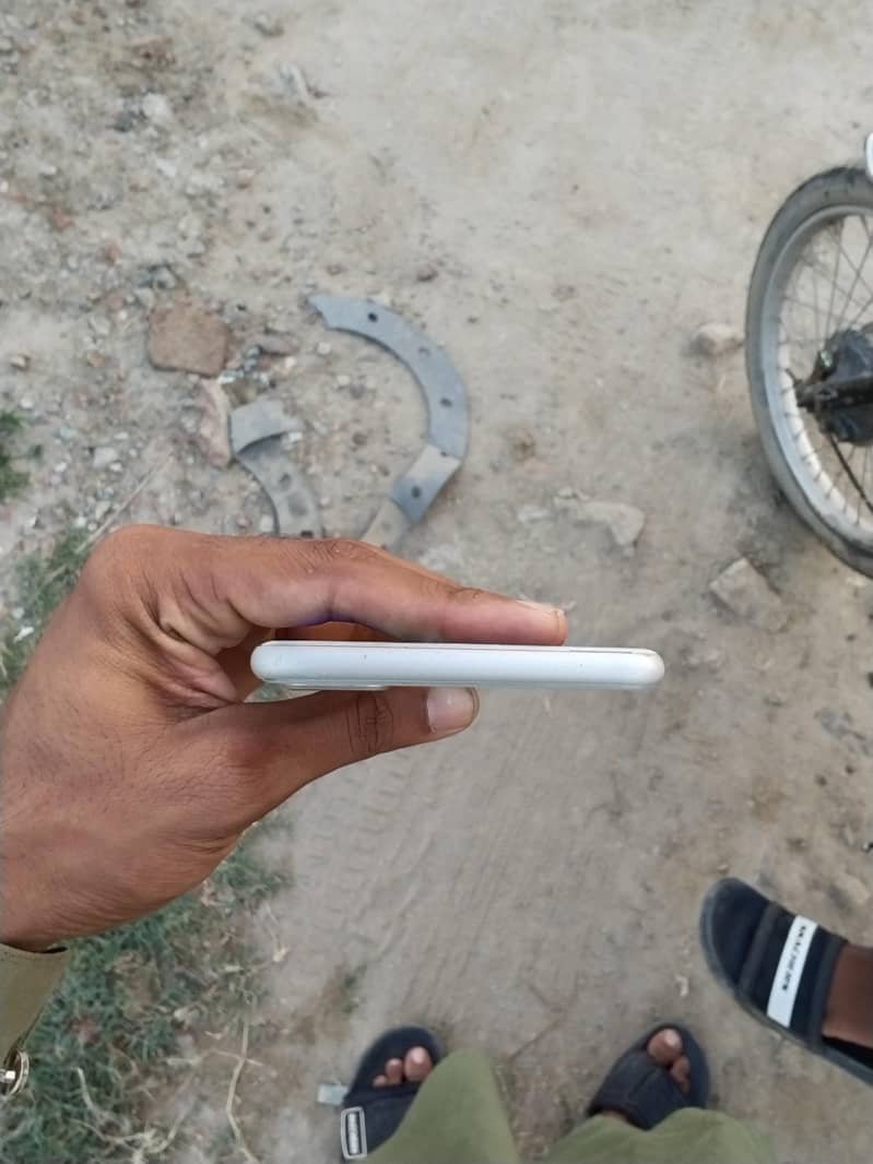 Apple iPhone 8 Plus 5
