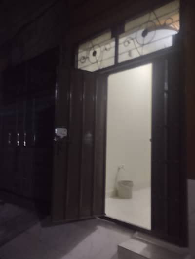 2 M double storey house for sale in sadaqat park bilmqabel P black sabzazar electric watter and gas available nearest orange trean sports complex health care centre stop market mosque park only 6500000