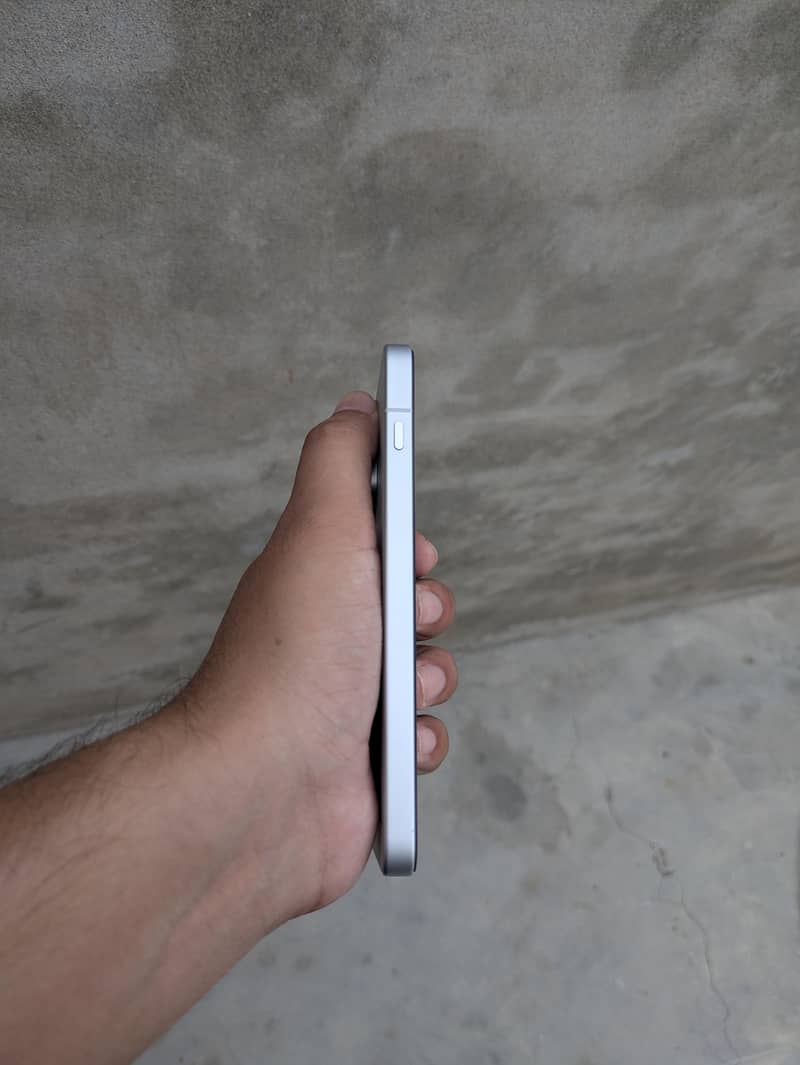 OnePlus 13t 4