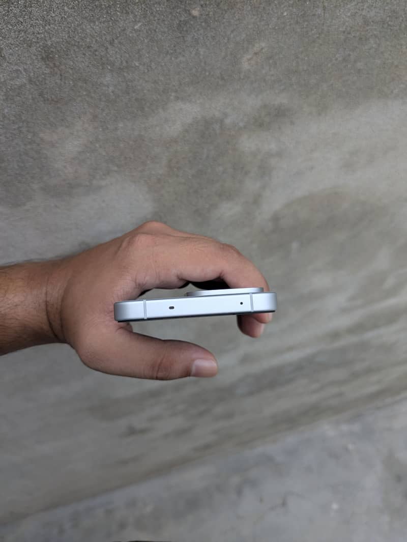 OnePlus 13t 6