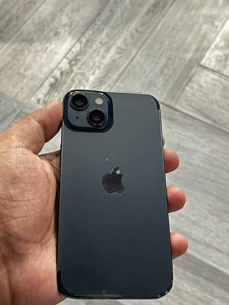 Apple iPhone 13 0
