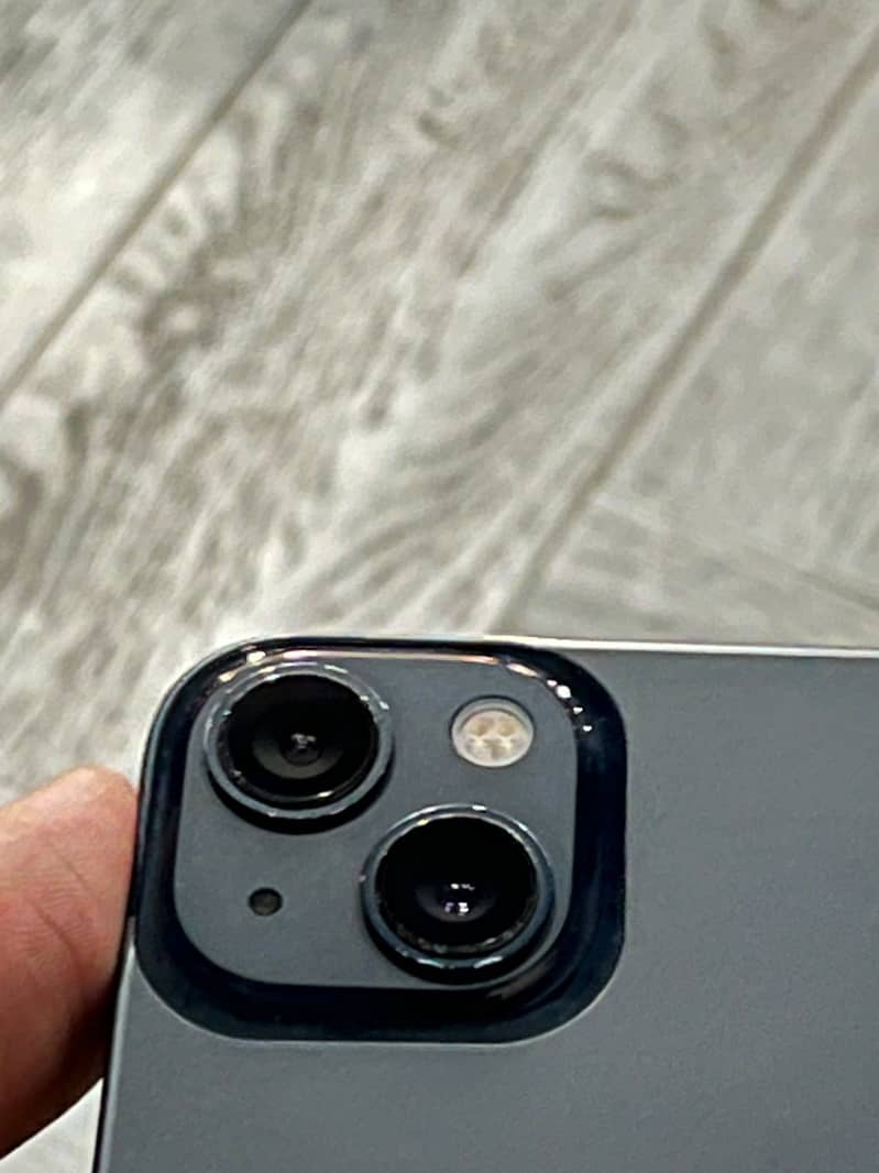 Apple iPhone 13 2