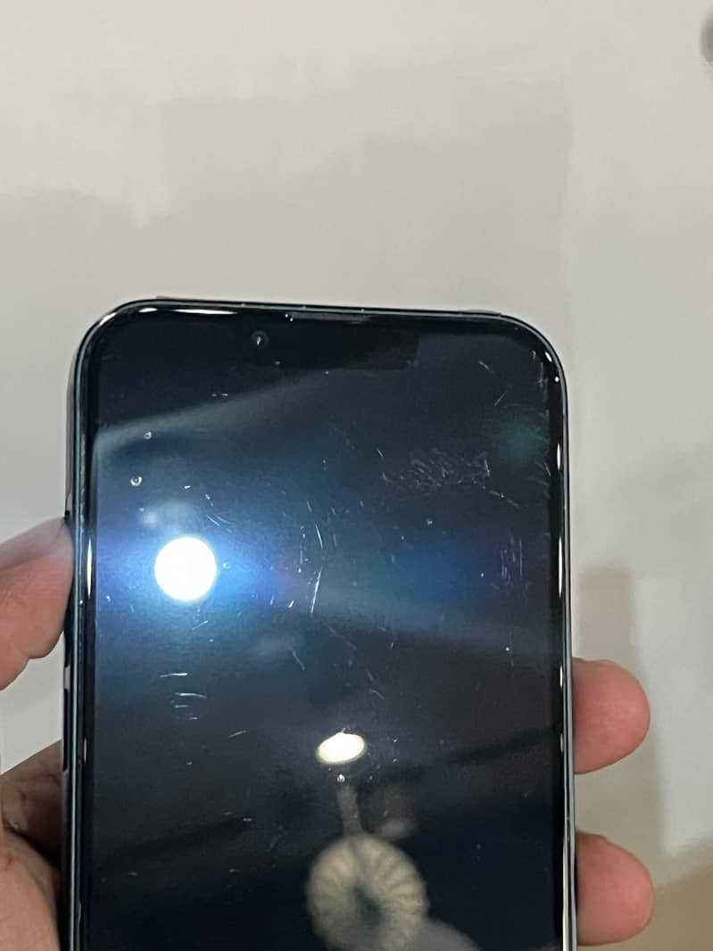 Apple iPhone 13 6