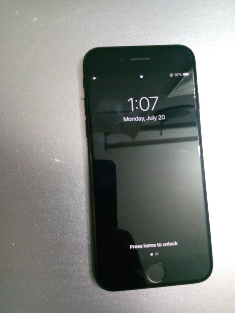 Apple iPhone 7 1