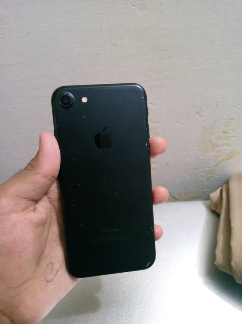 Apple iPhone 7 2