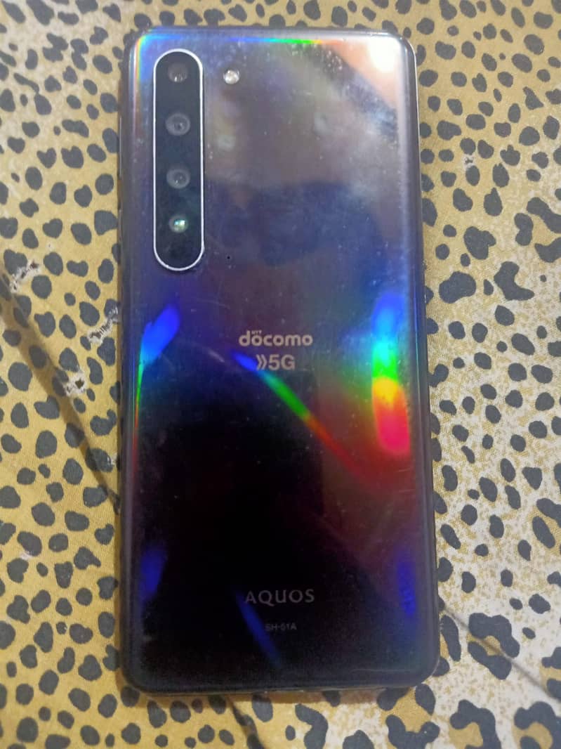 Sharp Aquos R5G 8