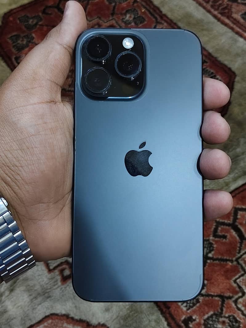 iPhone 16 Pro Max 2