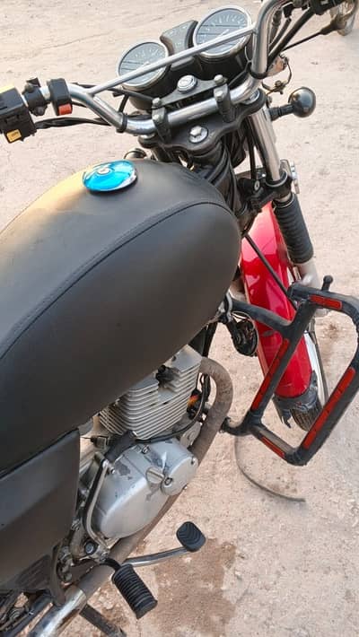 Suzuki gs 150 SE