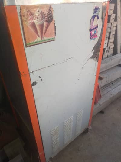 Ice cream machine
