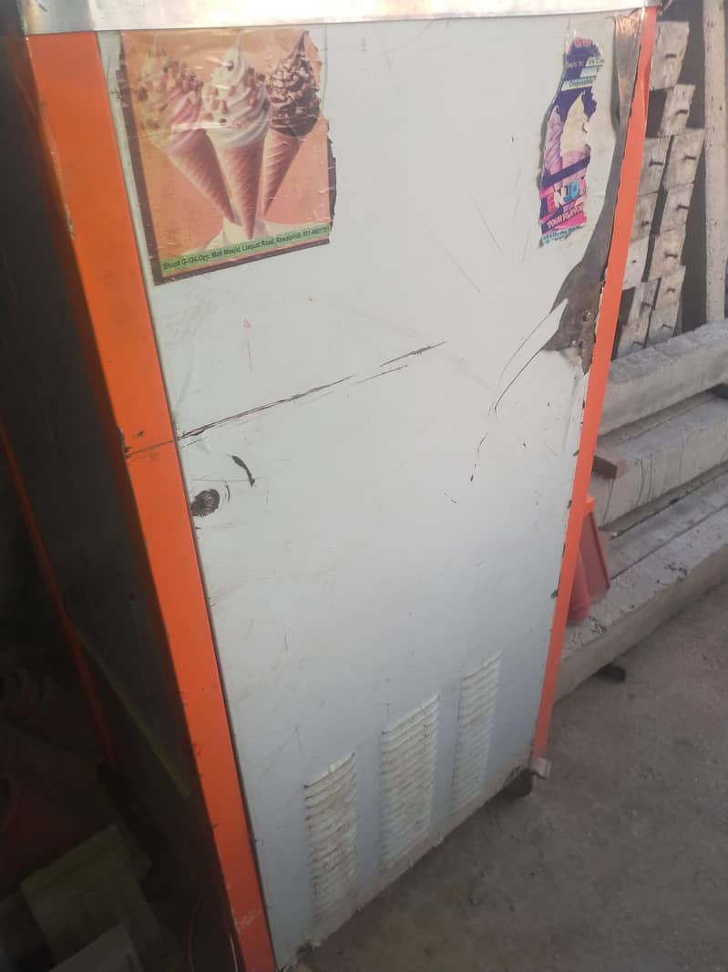 Ice cream machine 0