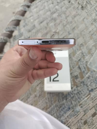 OPPO Reno12 F