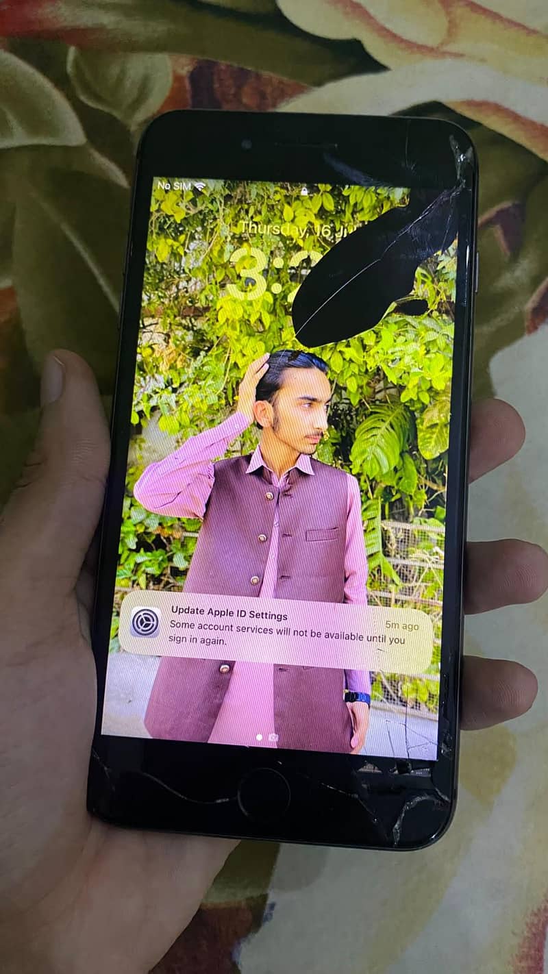 Apple iPhone 8 Plus 1