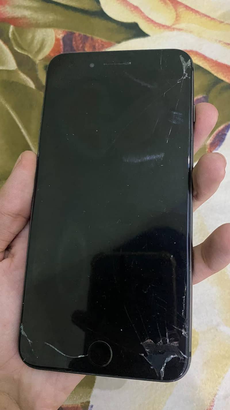 Apple iPhone 8 Plus 6