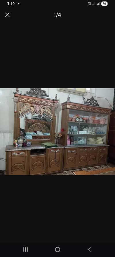 dressing or showces good condishon