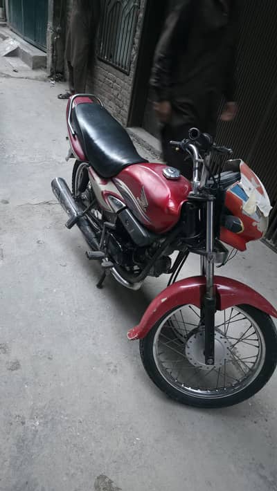 Honda 100 Red Colour