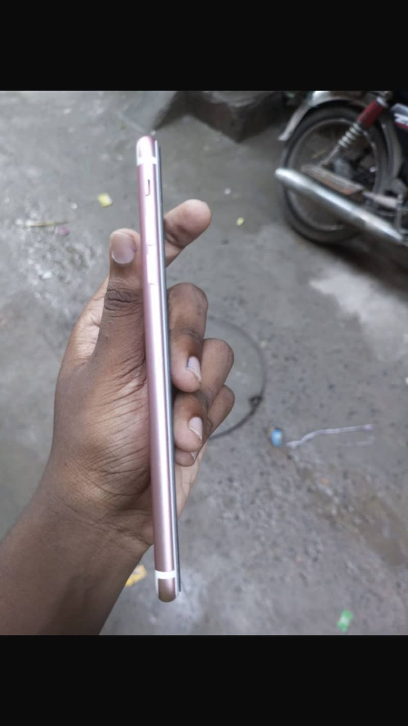 Apple iPhone 7 Plus 4