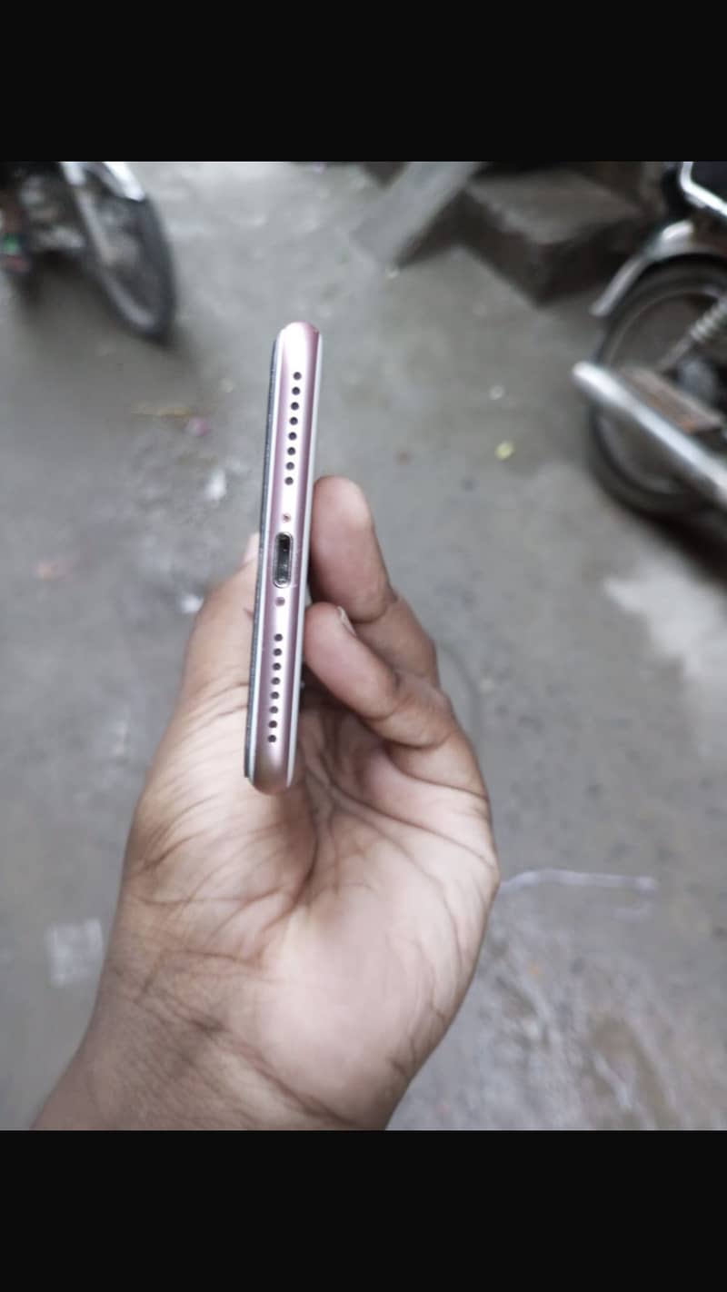 Apple iPhone 7 Plus 6