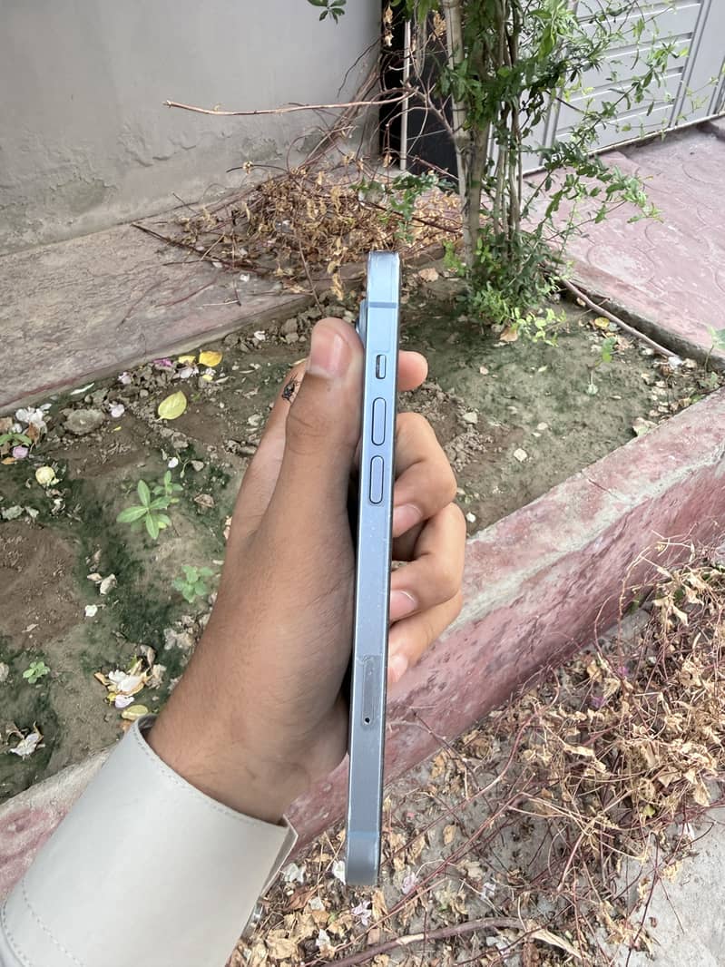 iPhone 14 plus 5