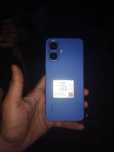 Infinix smart 10 4 gb 64 box available ha charger nhi ha