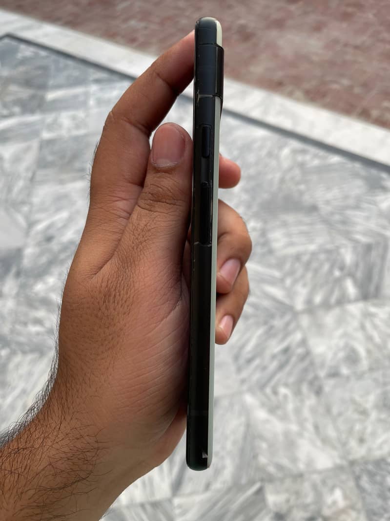 Google pixel 6a 4