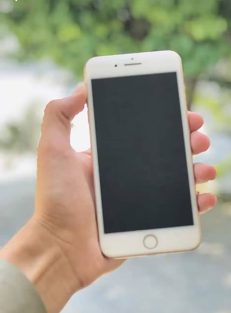 Apple iPhone 7 Plus 2