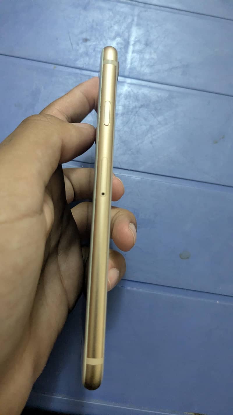 Apple iPhone 8 5