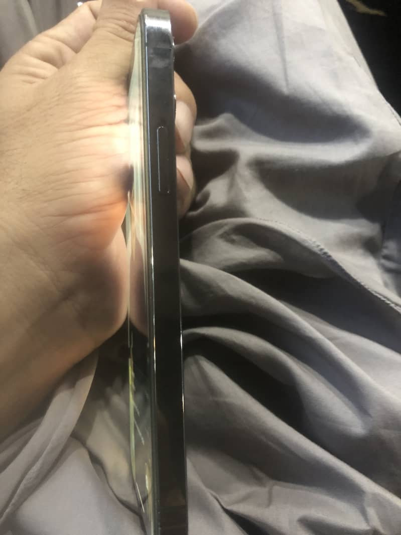 iPhone 12 Pro 1