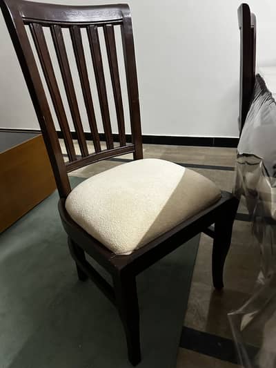 Dinning table for sale