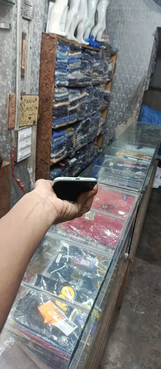 Apple iPhone 11 2