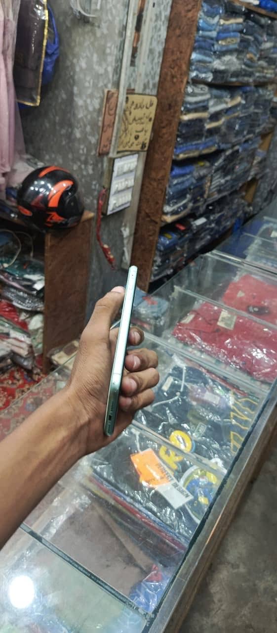 Apple iPhone 11 6