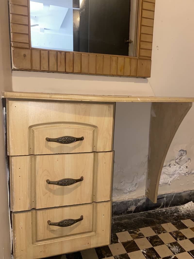 Dressing table 2