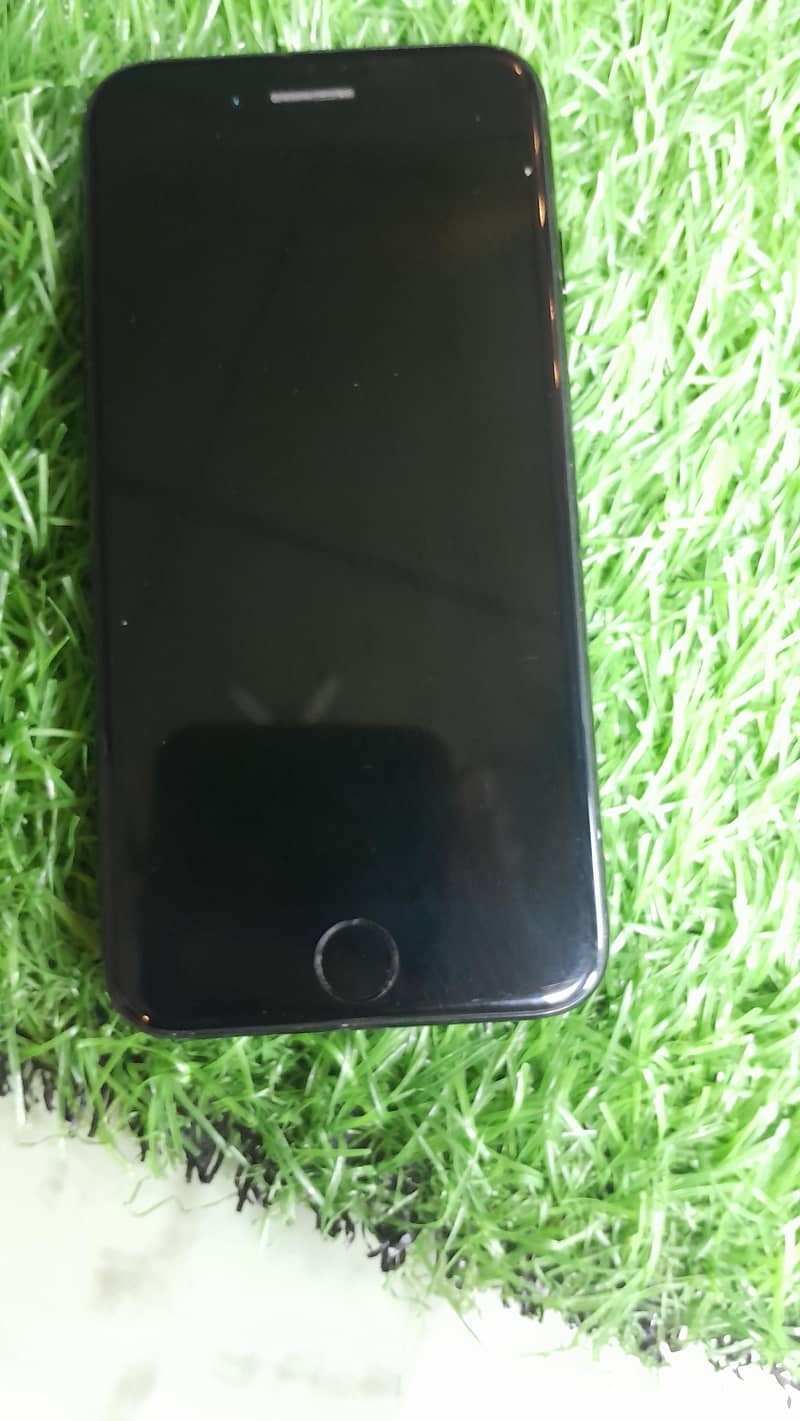 Apple iPhone 7 1