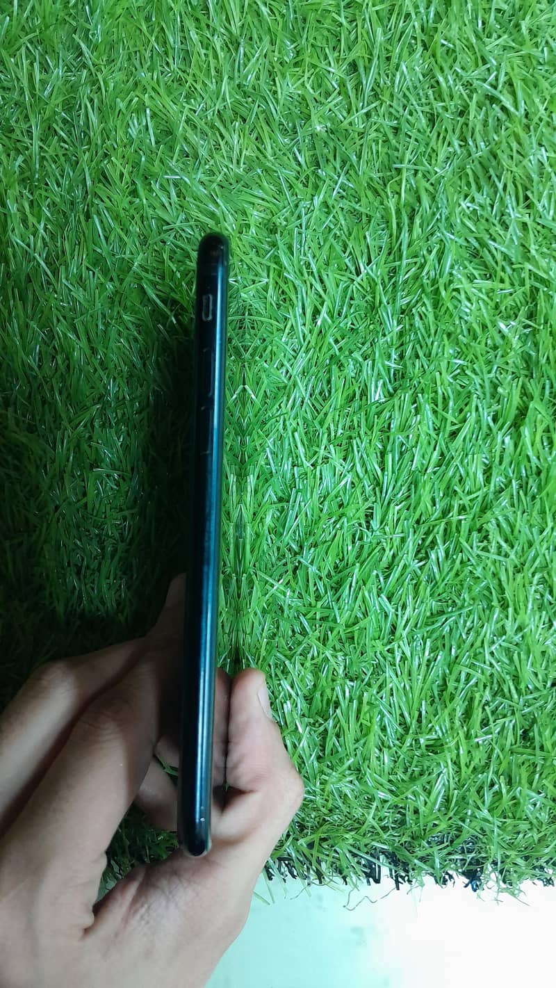 Apple iPhone 7 3